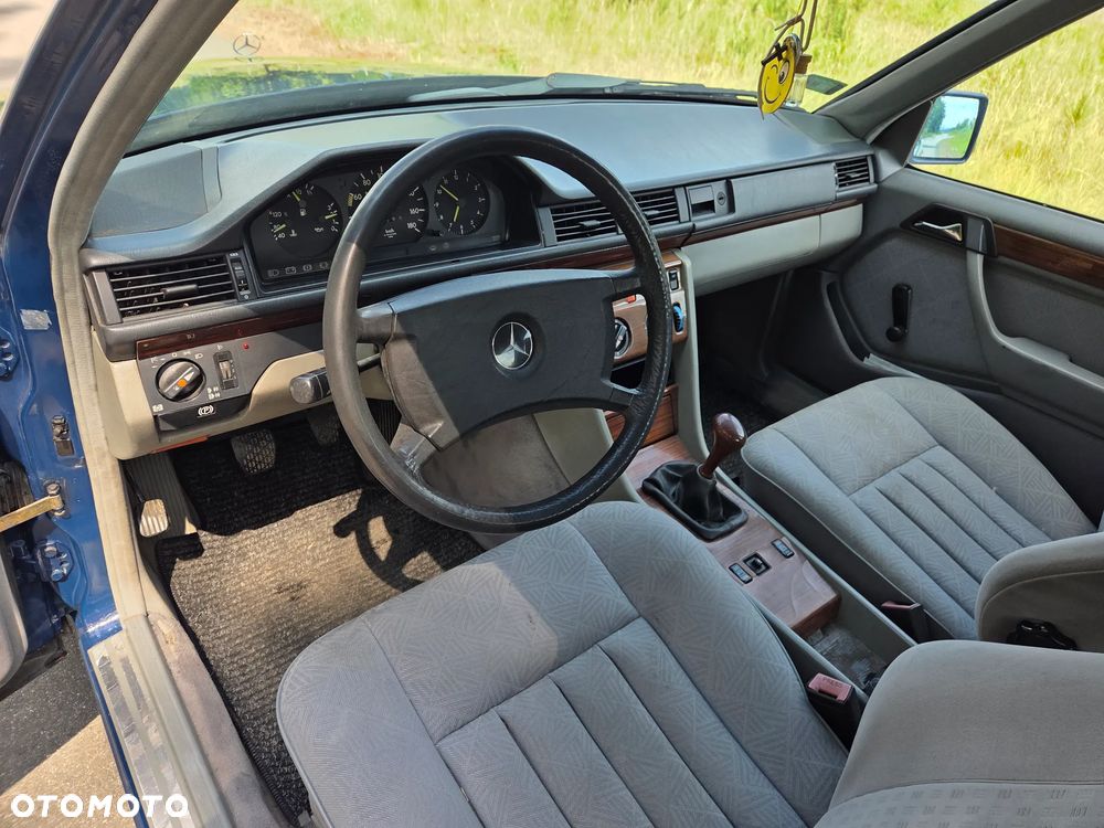 Mercedes-Benz W124 (1984-1993) ver-260-se - 10