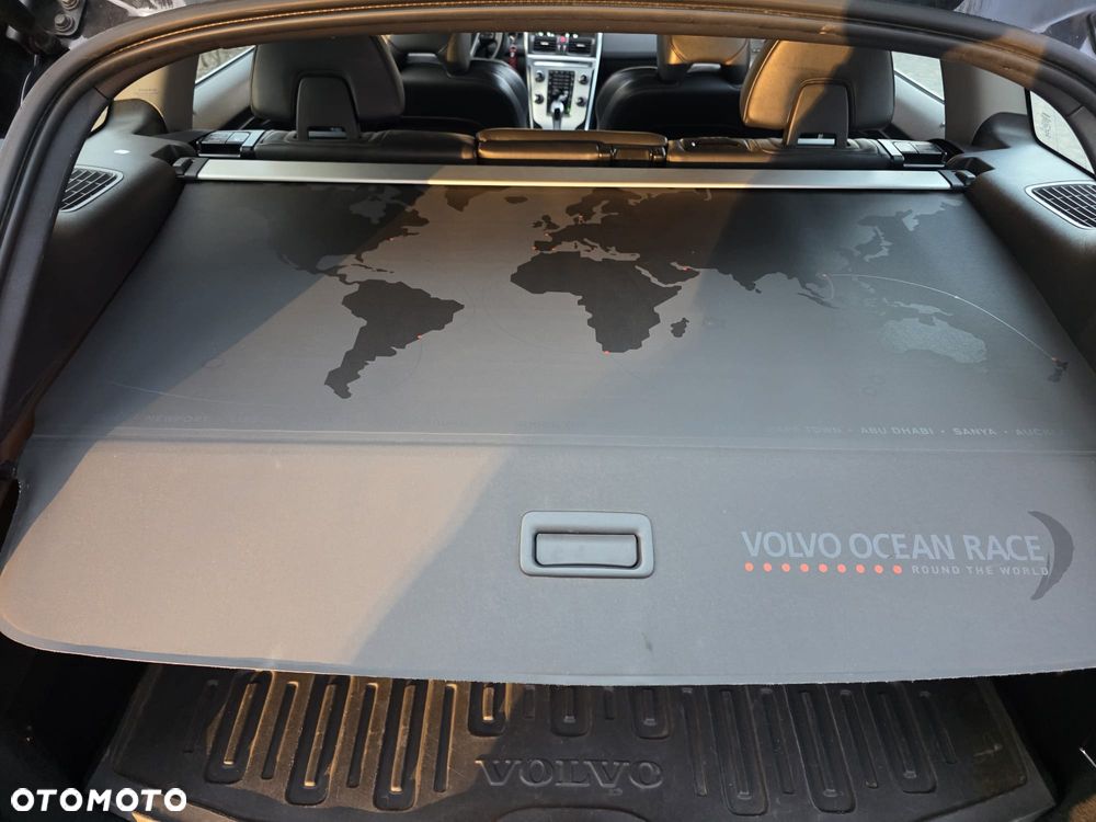 Volvo XC 60 D3 Drive-E Ocean Race - 16