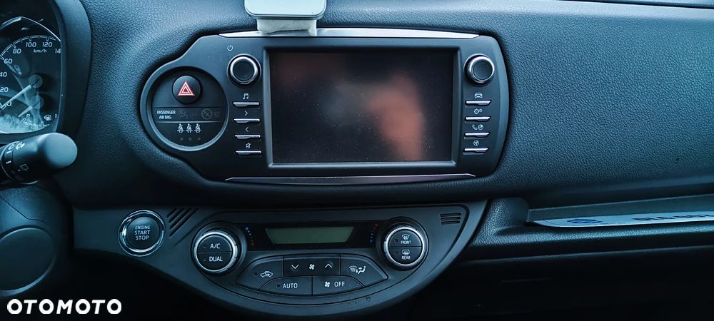 Toyota Yaris 1.5 Selection CVT - 12