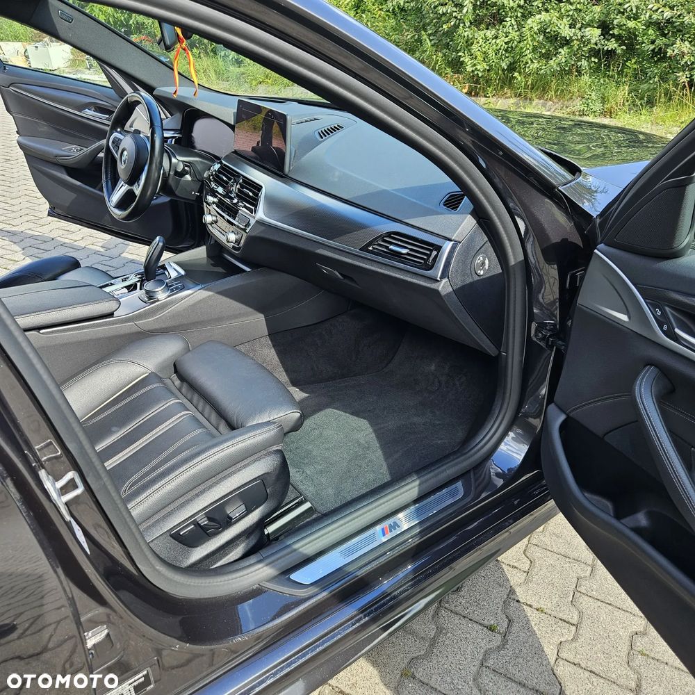 BMW Seria 5 530e xDrive M Sport sport - 25