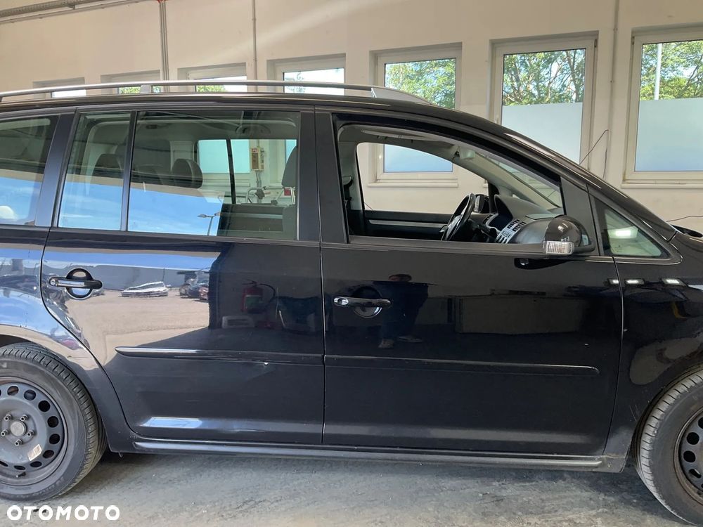 Volkswagen Touran - 5