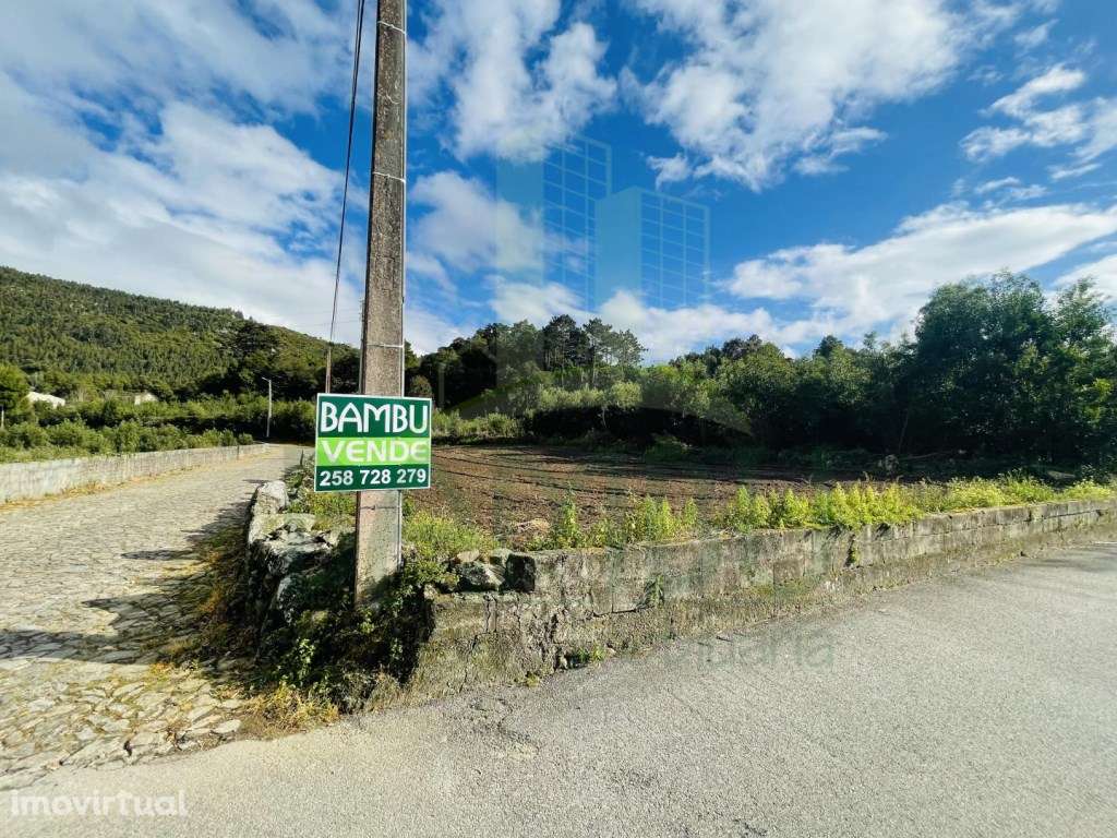 Terreno de Construção para venda - Grande imagem: 2/9
