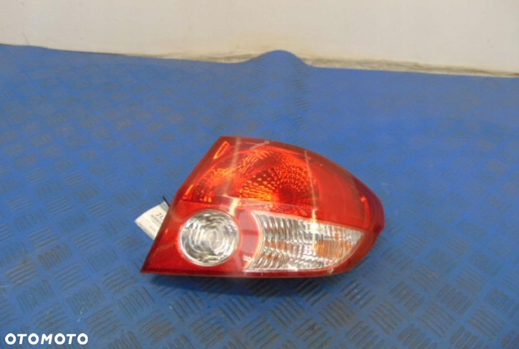 HYUNDAI GETZ LAMPA TYLNA PRAWA HB - 1
