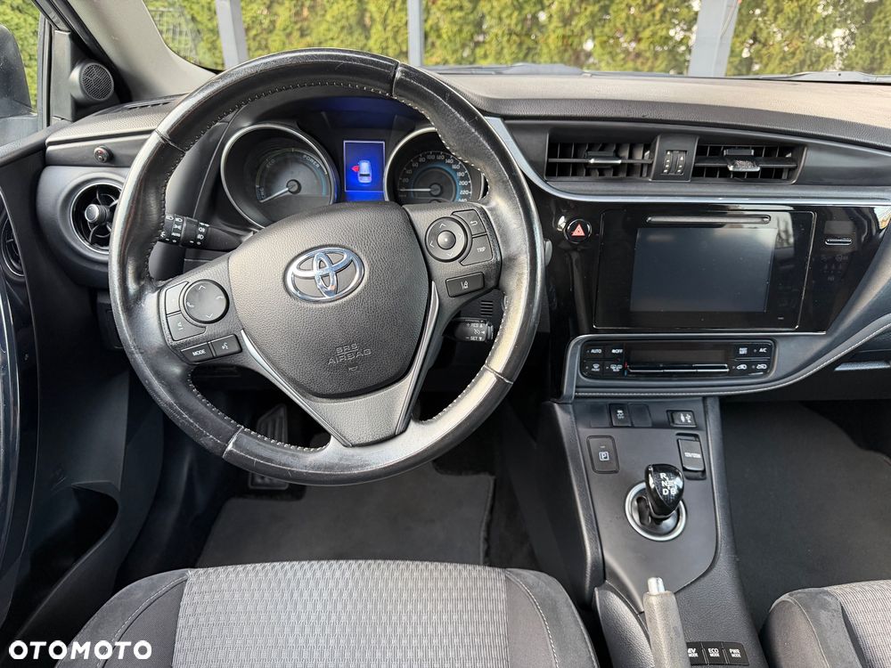 Toyota Auris Hybrid 135 Prestige - 17