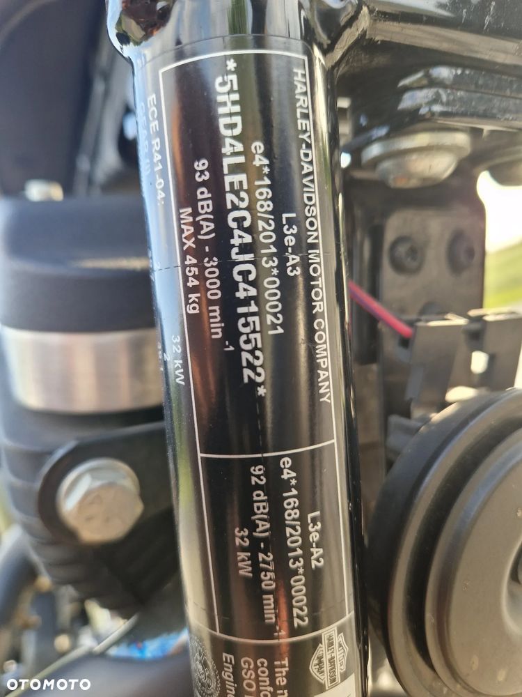 Harley-Davidson Sportster Iron 883 - 22