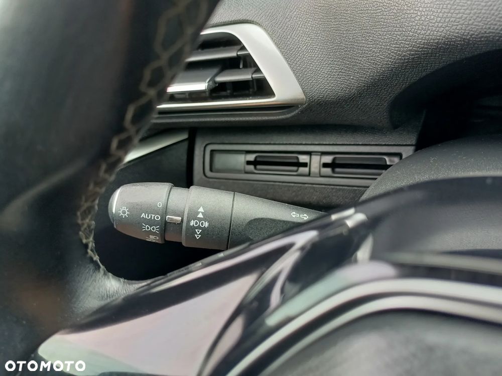 Peugeot 3008 PureTech 130 Stop & Start Allure - 28