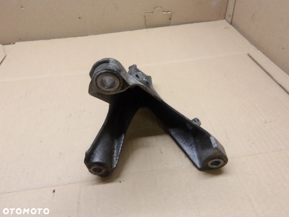 AUDI A4 B7 SEDAN 04-08 2.0TDI ŁAPA PODUSZKA SILNIKA PRAWY PRZÓD 8E0199308 - 4