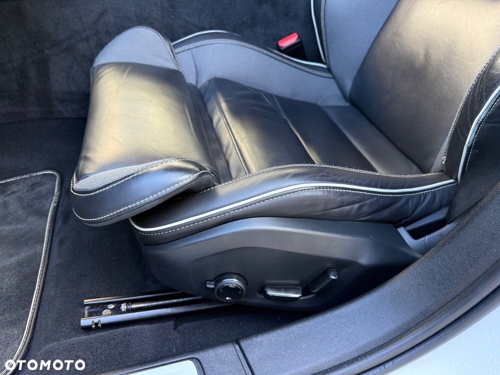 Volvo S60 T4 R-Design - 27