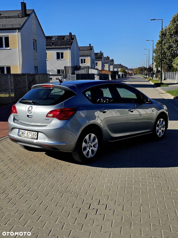 Opel Astra - 4