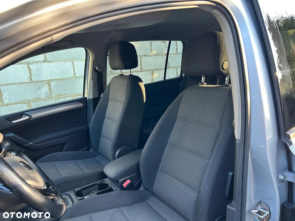 Volkswagen Touran 2.0 TDI SCR DSG Comfortline - 9
