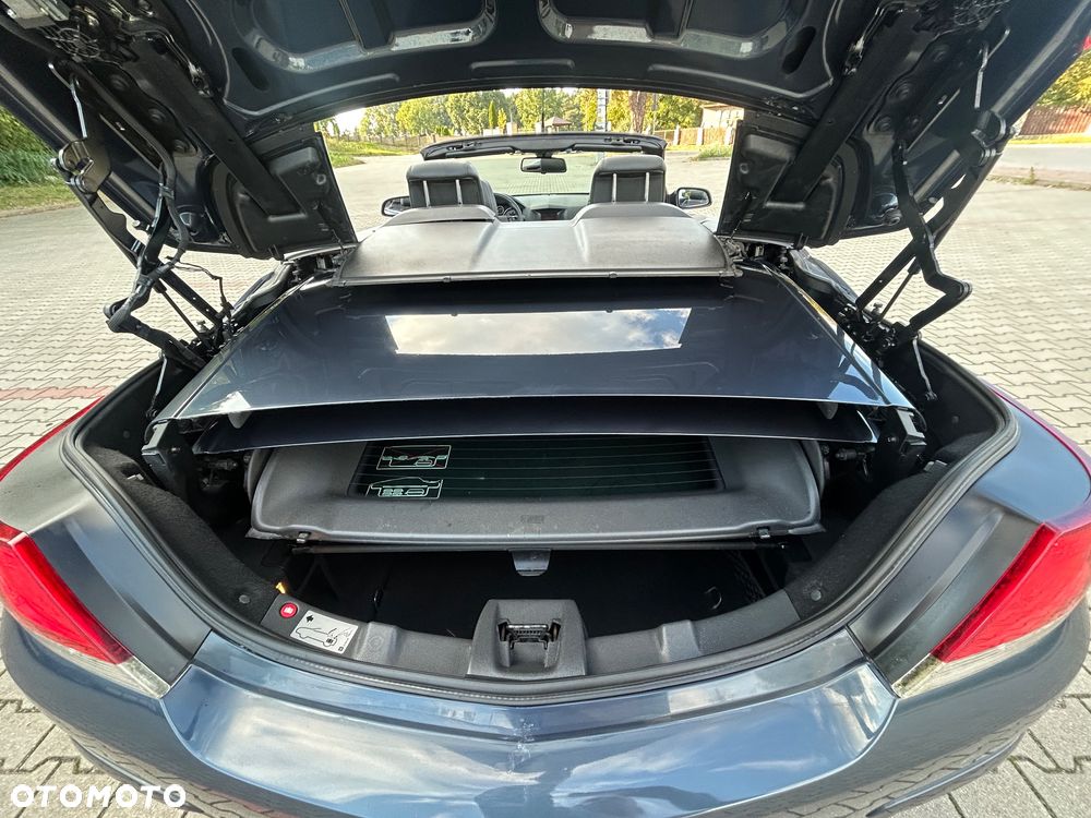 Opel Astra GTC 1.6 Cosmo - 23