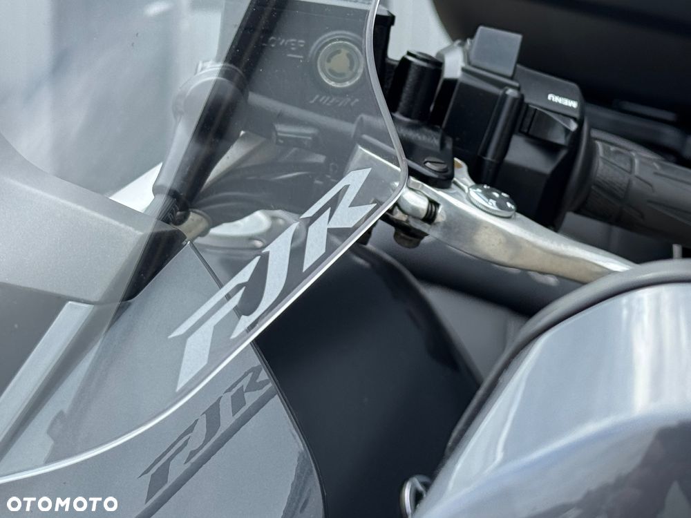Yamaha FJR - 21
