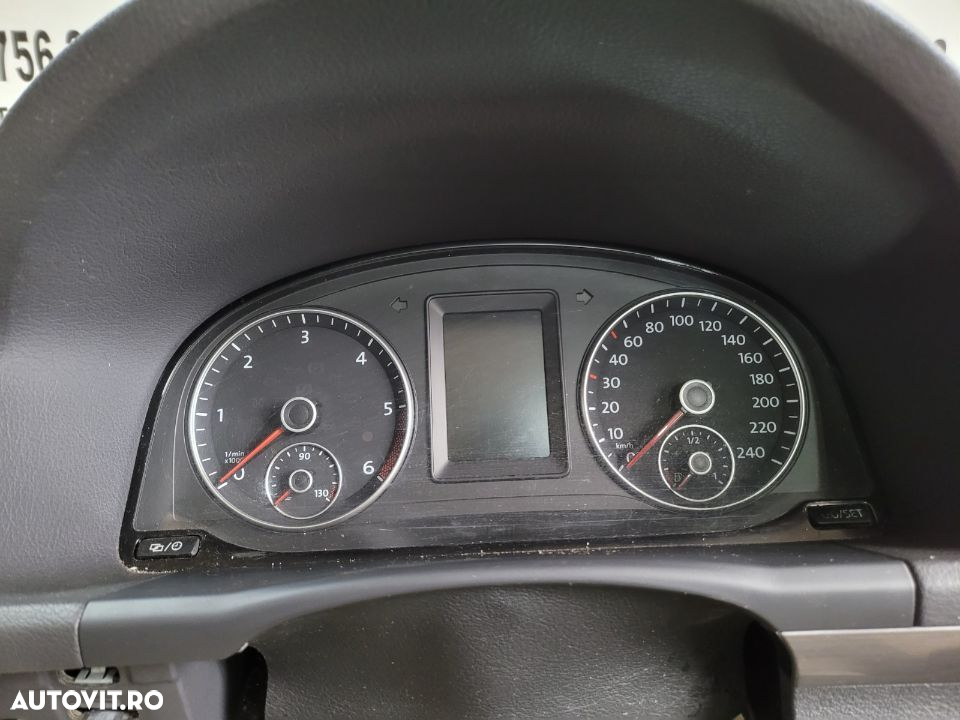 Ceasuri Bord Vw Touran 1T3 2.0 Tdi An 2010-2015 2.0 Tdi DSG Dezmembrez Vw Touran 1T3 2.0 Tdi DSG - 2
