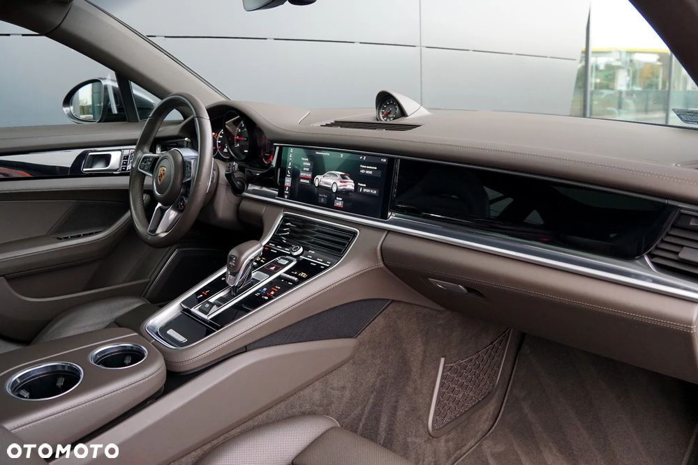 Porsche Panamera 4 Sport Turismo - 32