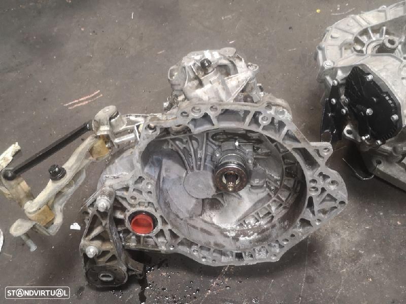CAIXA DE VELOCIDADES OPEL CORSA C - 1