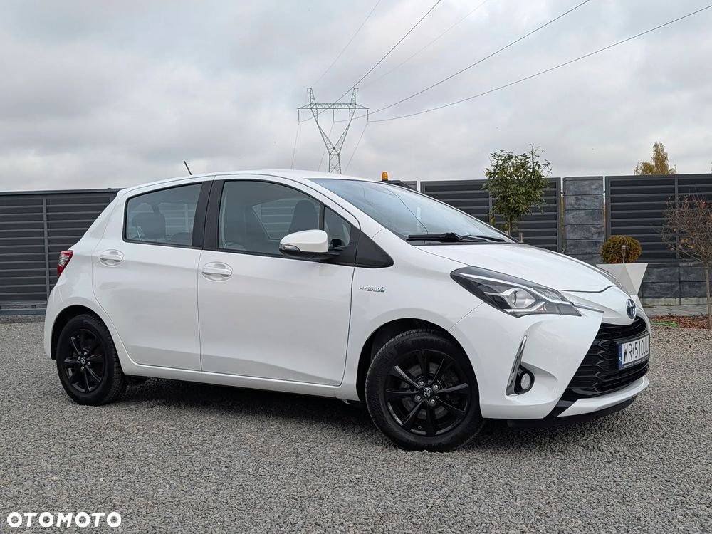 Toyota Yaris Hybrid 100 Premium - 10