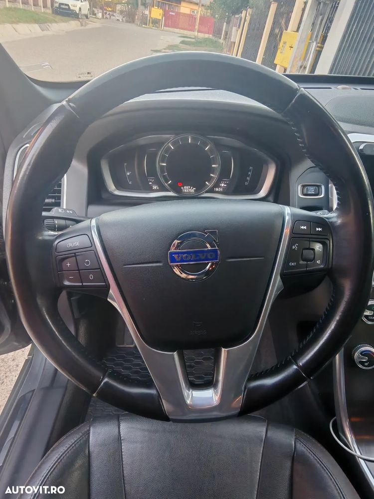Volvo XC 60 D5 AWD Aut. Summum - 11