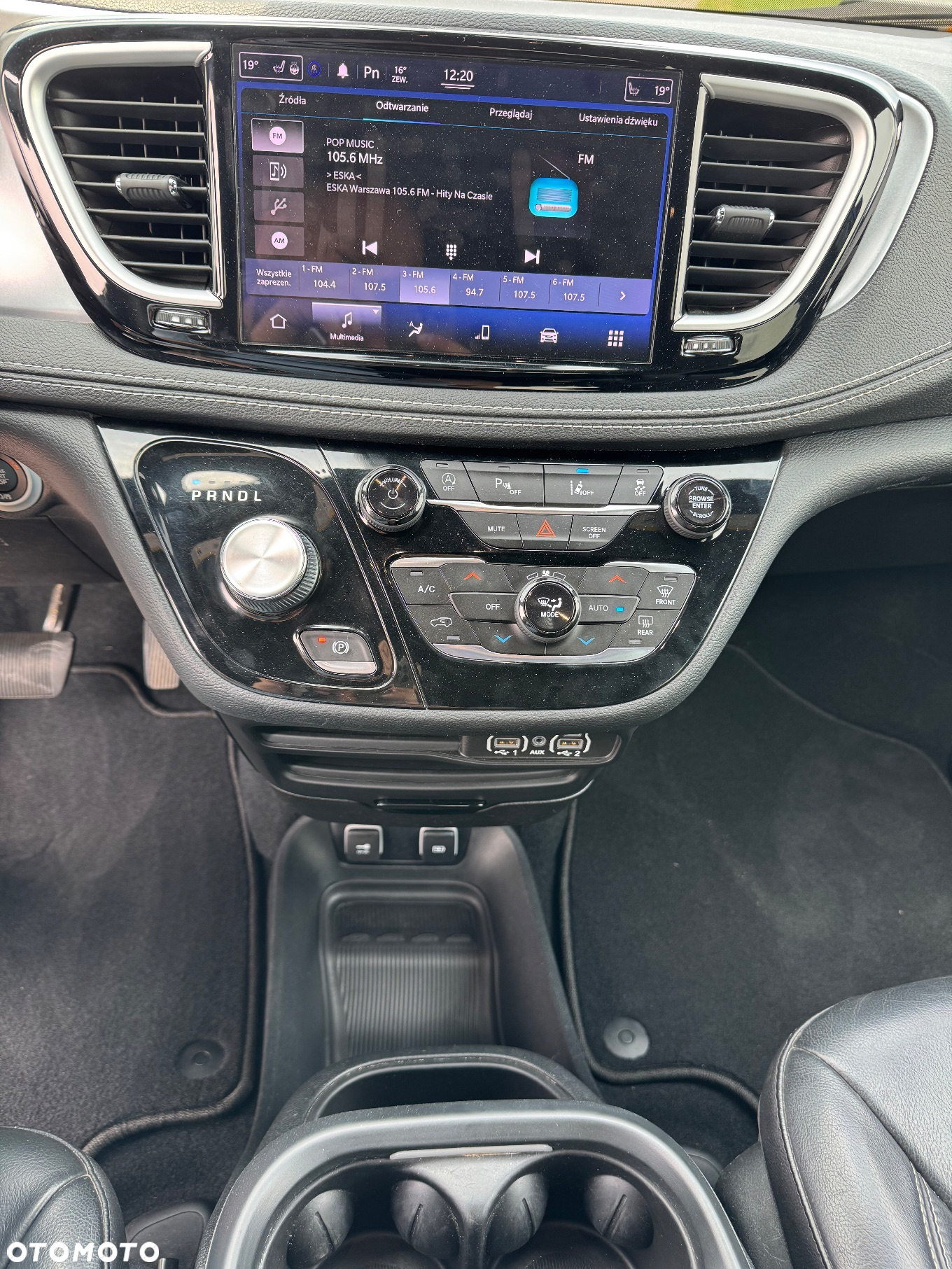 Chrysler Pacifica - 11