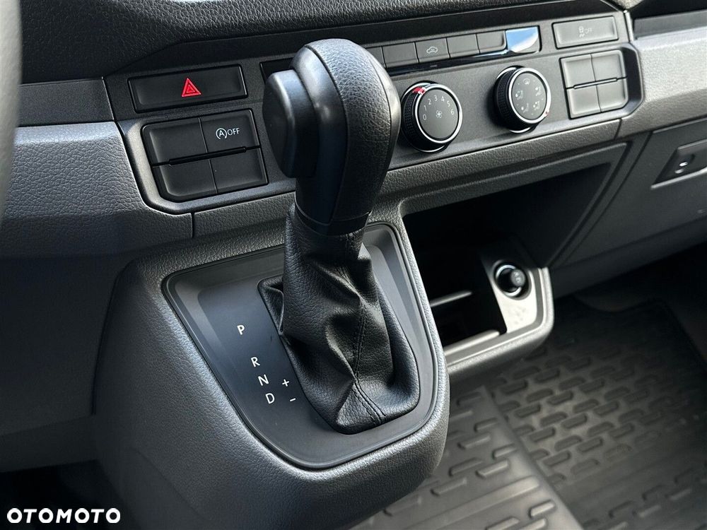 Volkswagen Crafter 35 Podwójna kabina - 24
