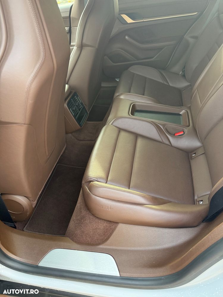 Porsche Taycan 4S - 10