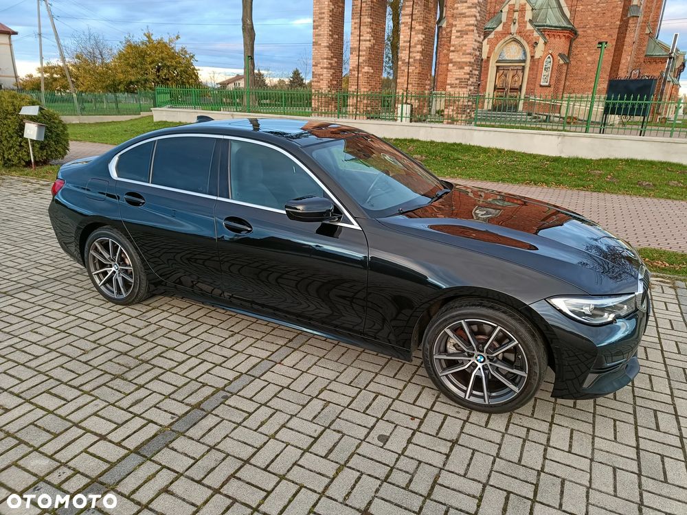 BMW Seria 3 330i xDrive Sport Line - 11