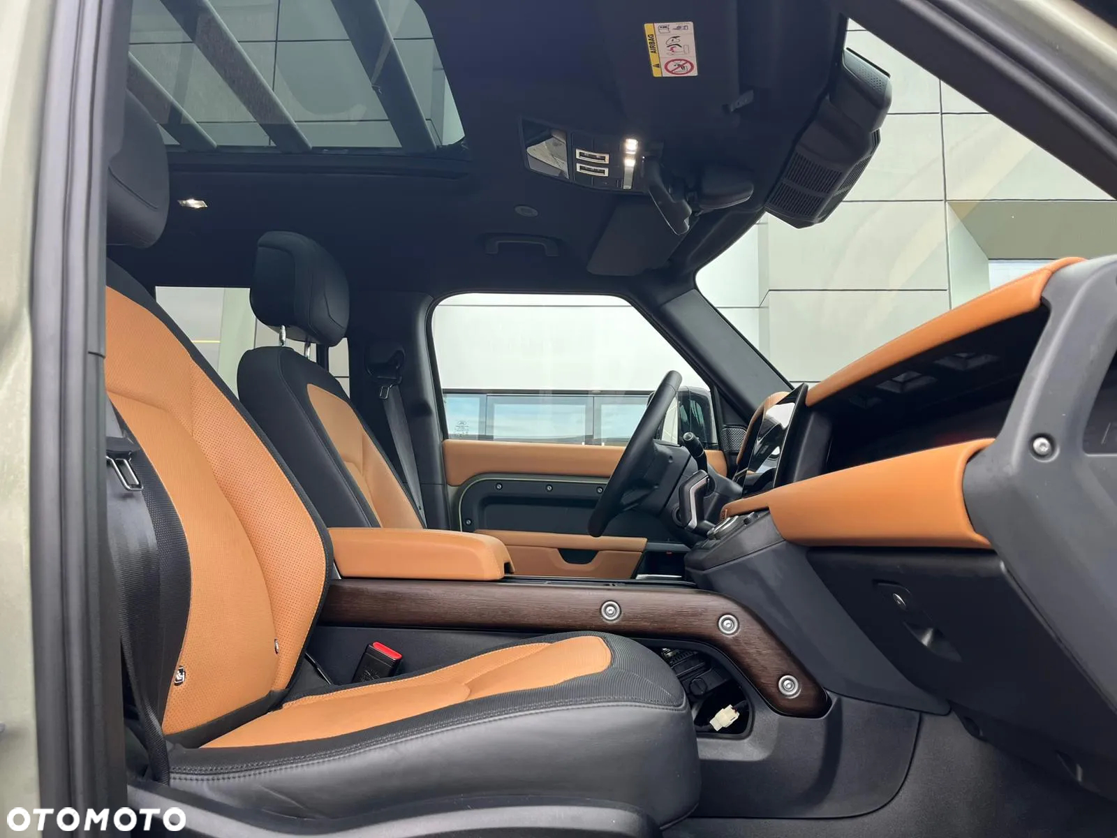 Land Rover Defender - 12