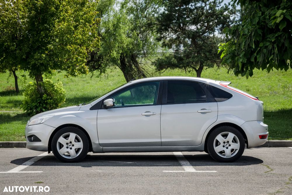 Ford Focus 1.6i Ambiente - 9
