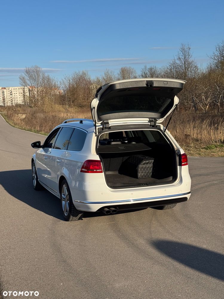 Volkswagen Passat 2.0 TDI Highline R-Style DSG - 13
