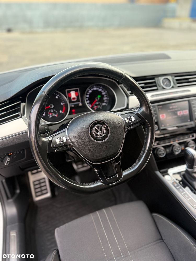 Volkswagen Passat - 20
