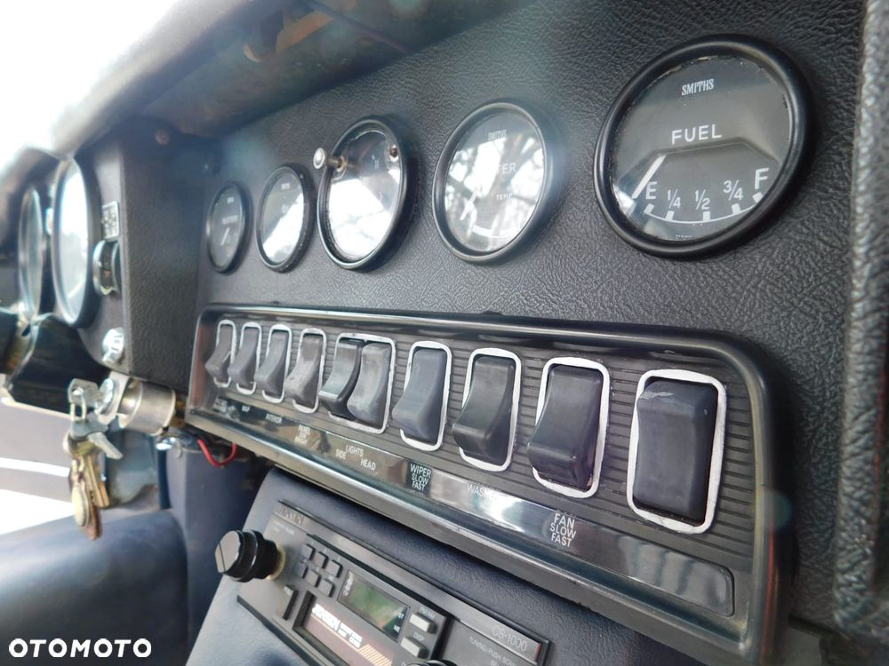 Jaguar E-Type - 12