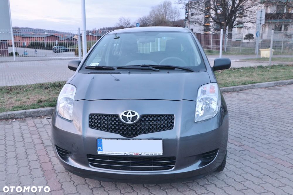 Toyota Yaris 1.3 Luna A/C - 2