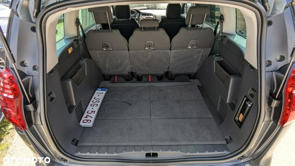 Peugeot 5008 - 36