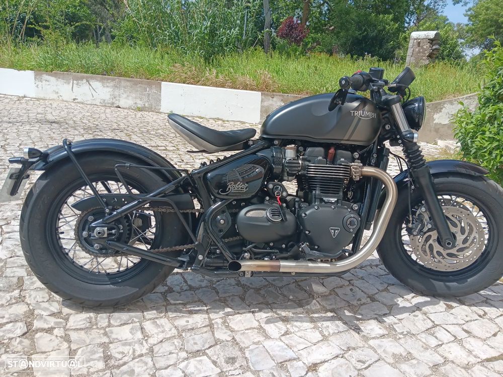 Triumph Bonneville Bobber - 6