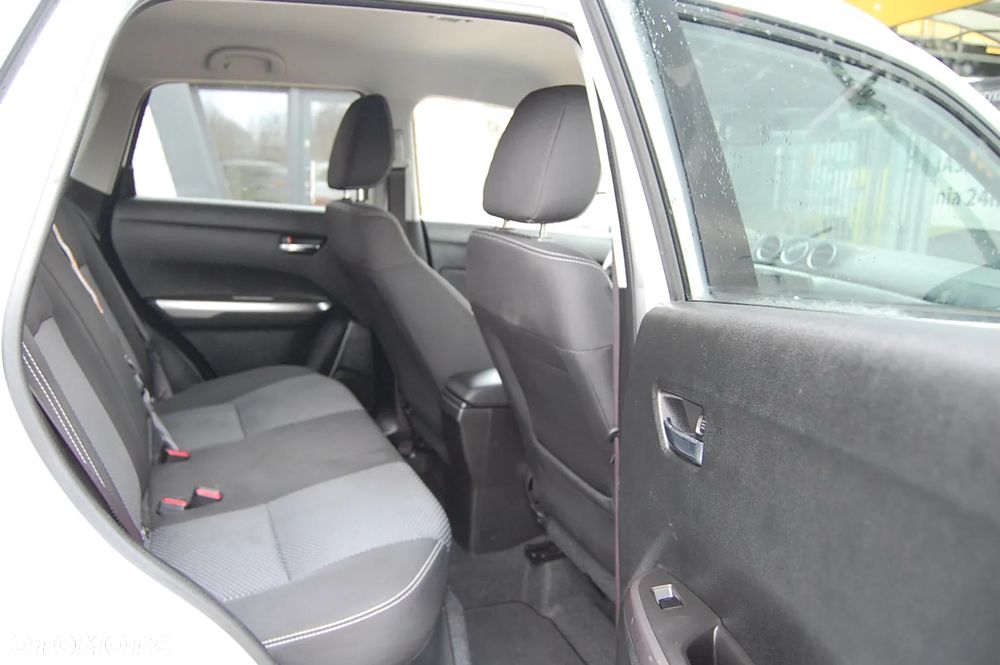 Suzuki Vitara - 16