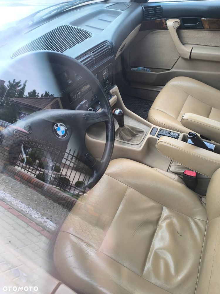 BMW Seria 5 520i - 6
