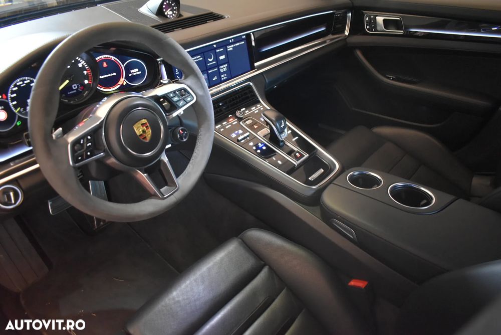Porsche Panamera 4 E-Hybrid - 21