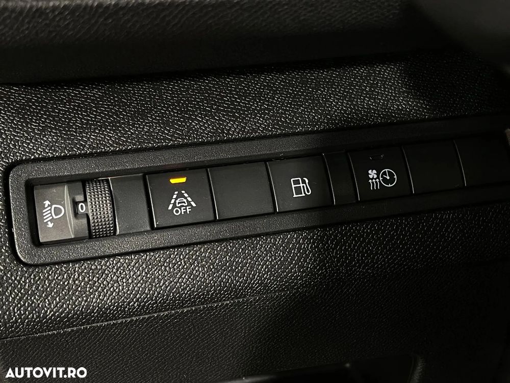 Peugeot 3008 225 e-EAT8 Allure Pack - 26