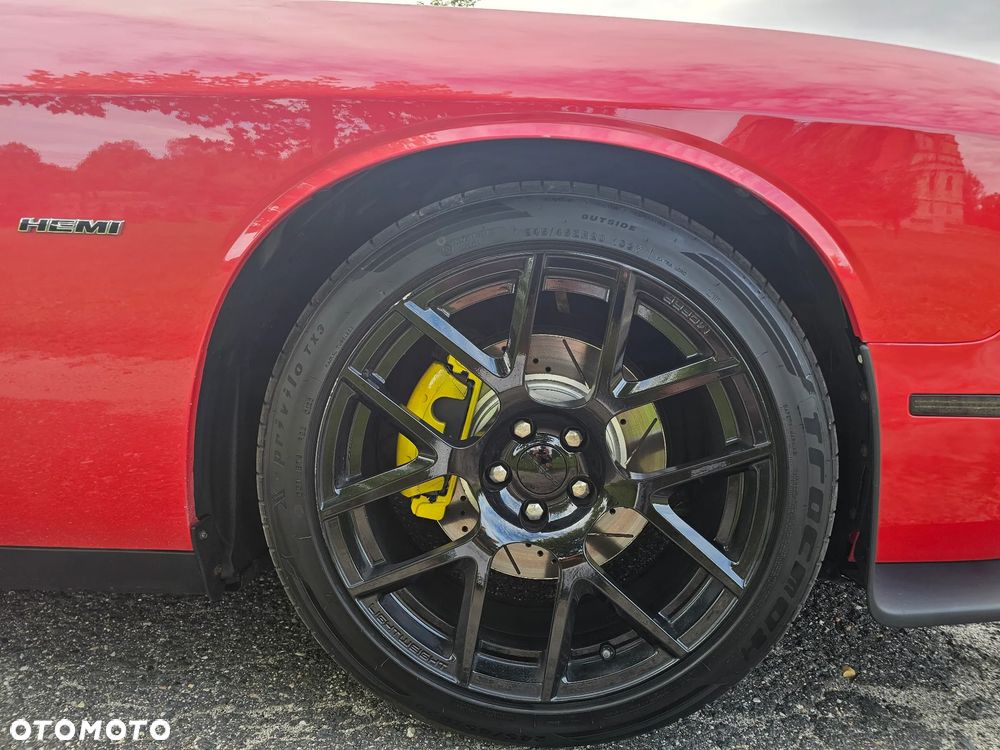 Dodge Challenger - 9