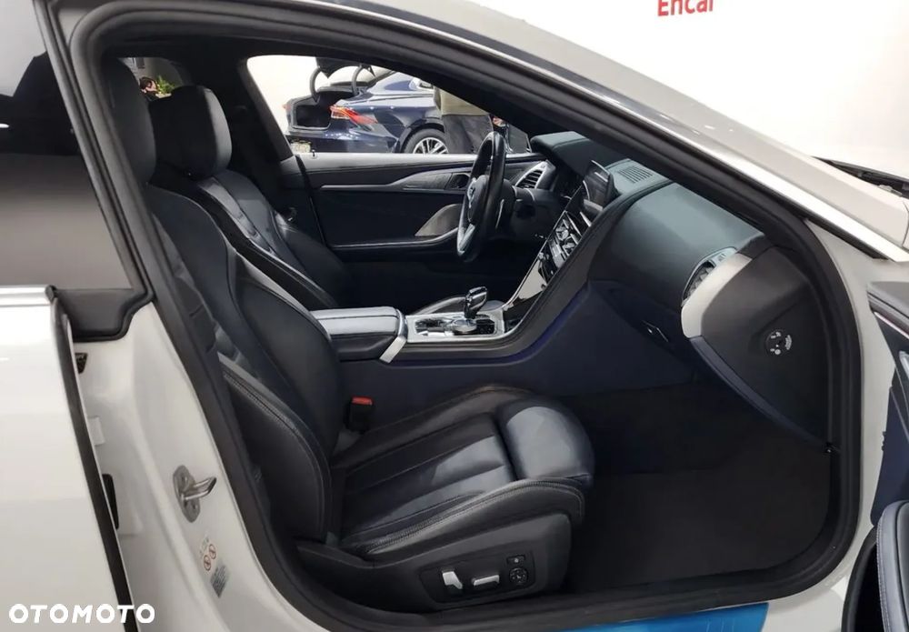 BMW Seria 8 840i xDrive - 11