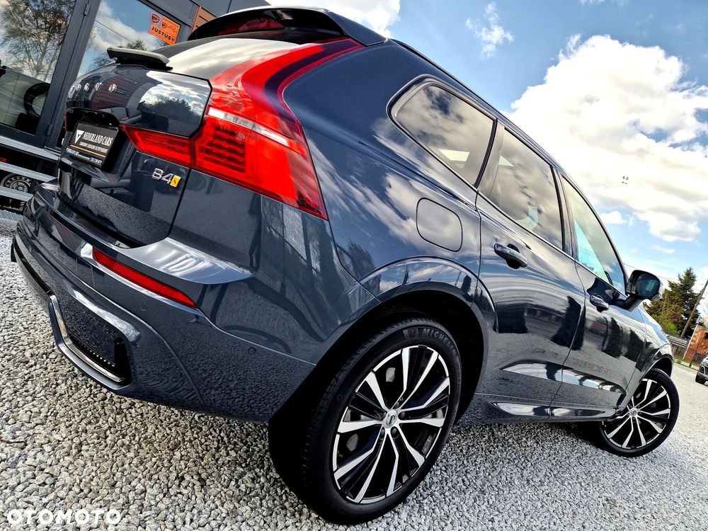 Volvo XC 60 B4 B Plus Dark - 35
