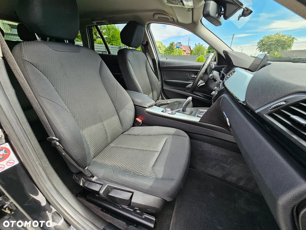 BMW Seria 3 320d Efficient Dynamics Edition Blue Perf Luxury Line - 38