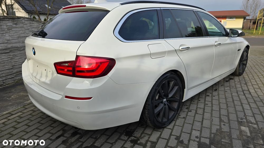 BMW Seria 5 525d - 12