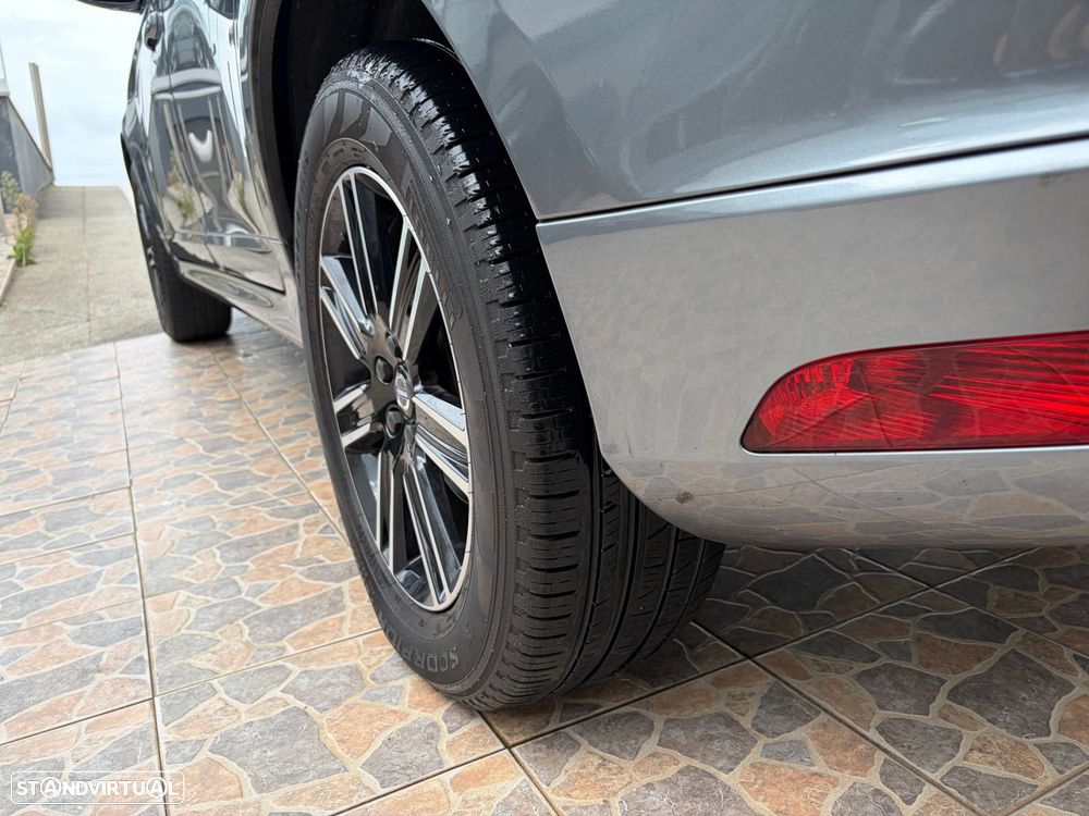 Volvo XC 60 2.0 D4 Dynamic Edition Geartronic - 42