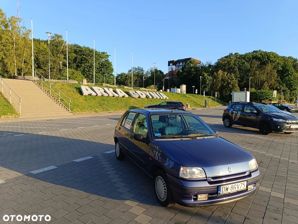 Renault Clio - 1