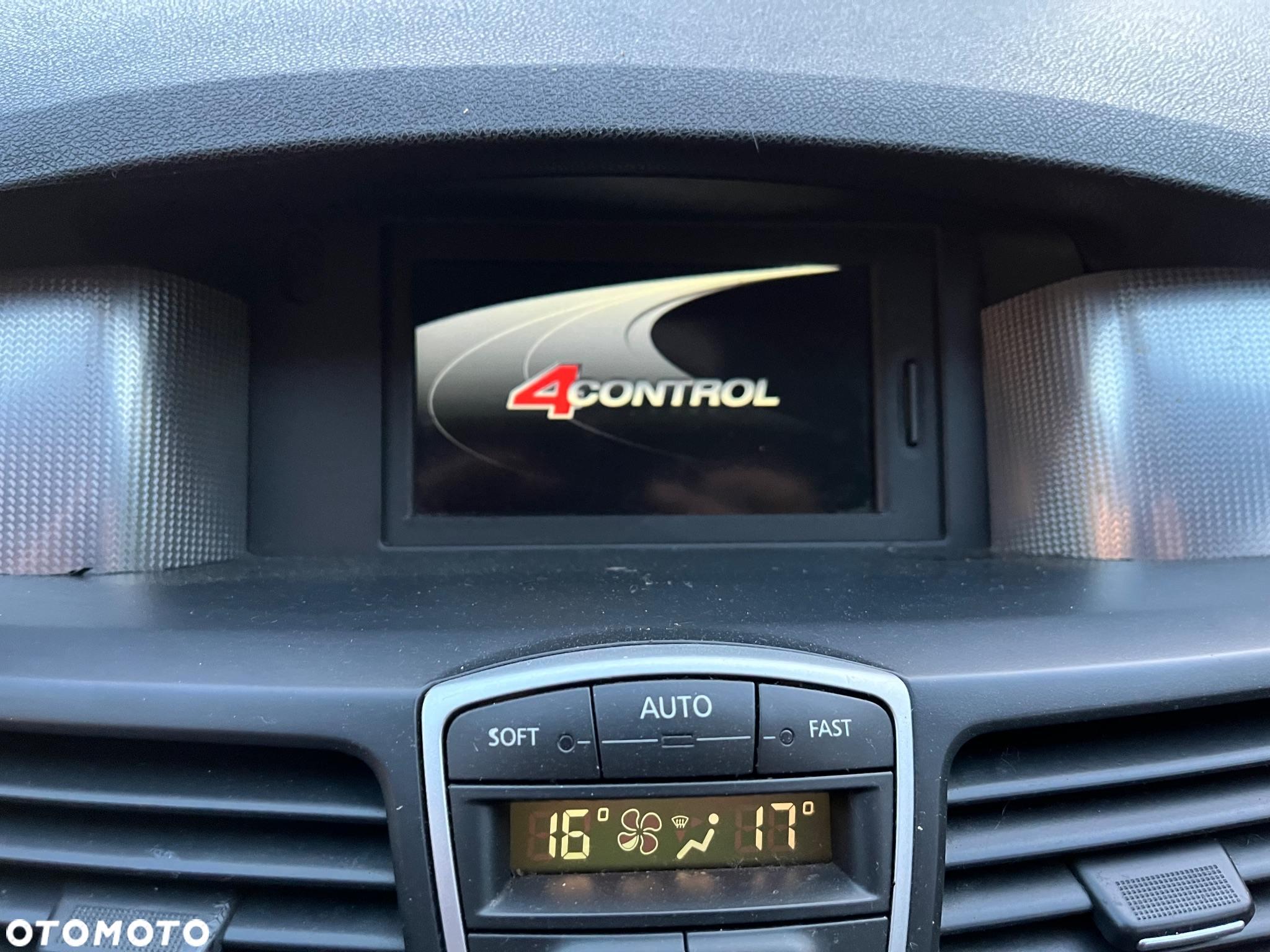 Renault Laguna 2.0 dCi FAP Dynamique - 20