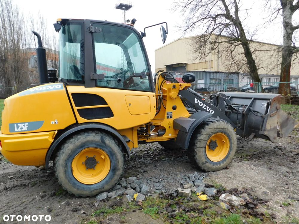 Volvo L25F łyżka dzielona krokodyl 3170MTG ( podobne L28 L30 - 1