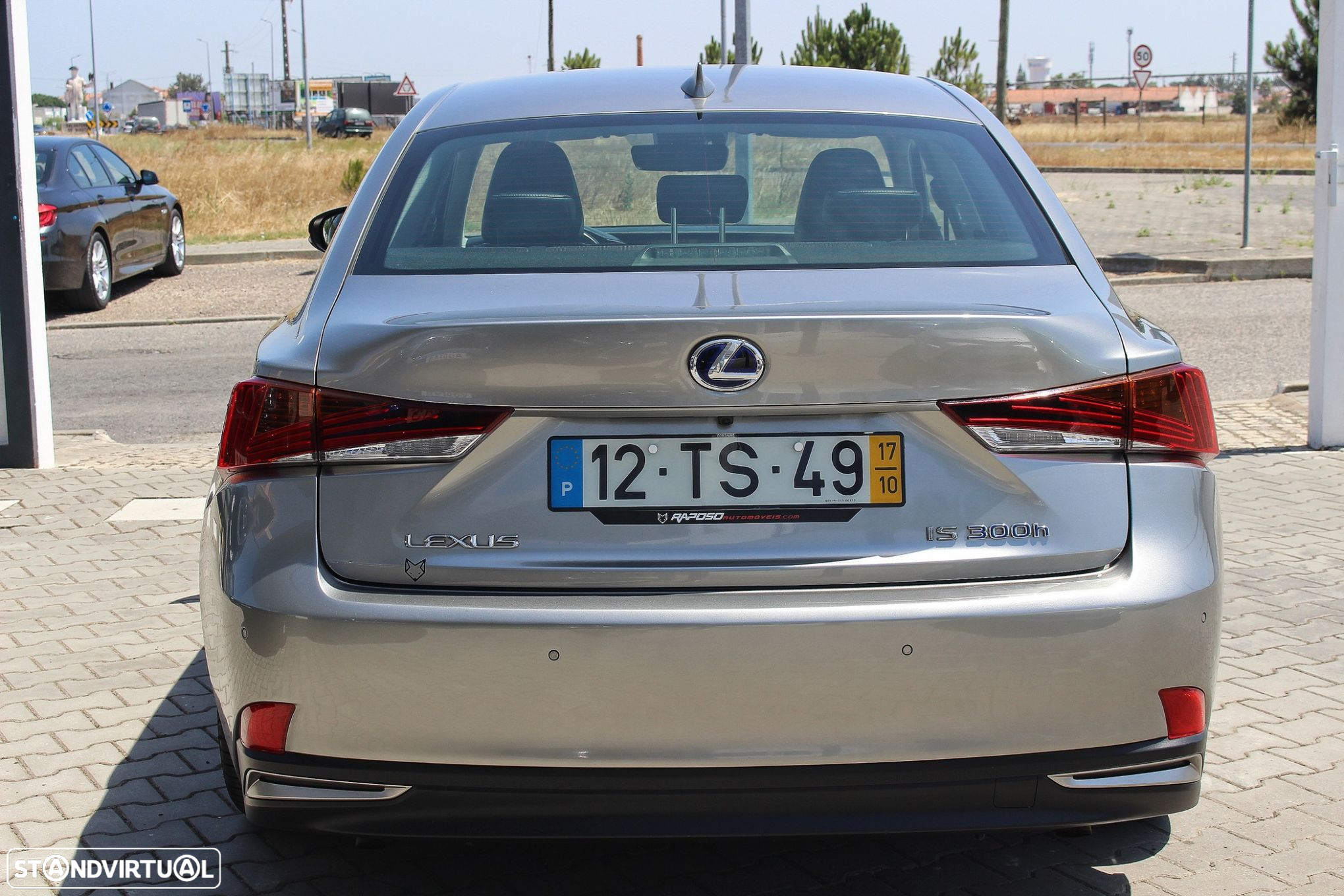 Lexus IS 300H Luxury - 18