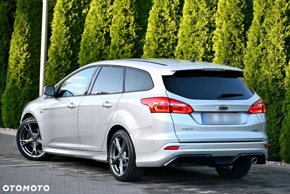 Ford Focus 1.5 EcoBoost ST-Line - 16