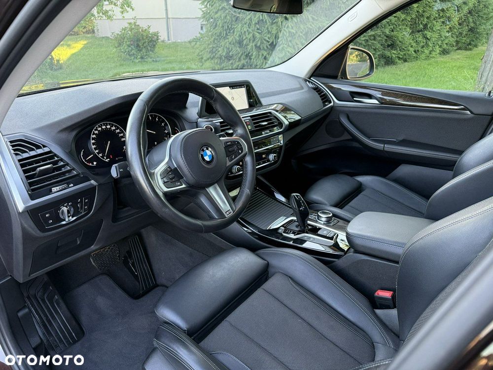 BMW X3 xDrive20i Advantage - 39