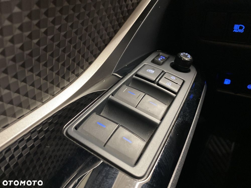 Toyota C-HR 2.0 Hybrid Executive - 20